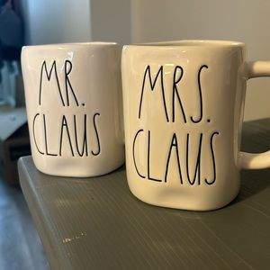 Mr & Mrs Clause Mug Set